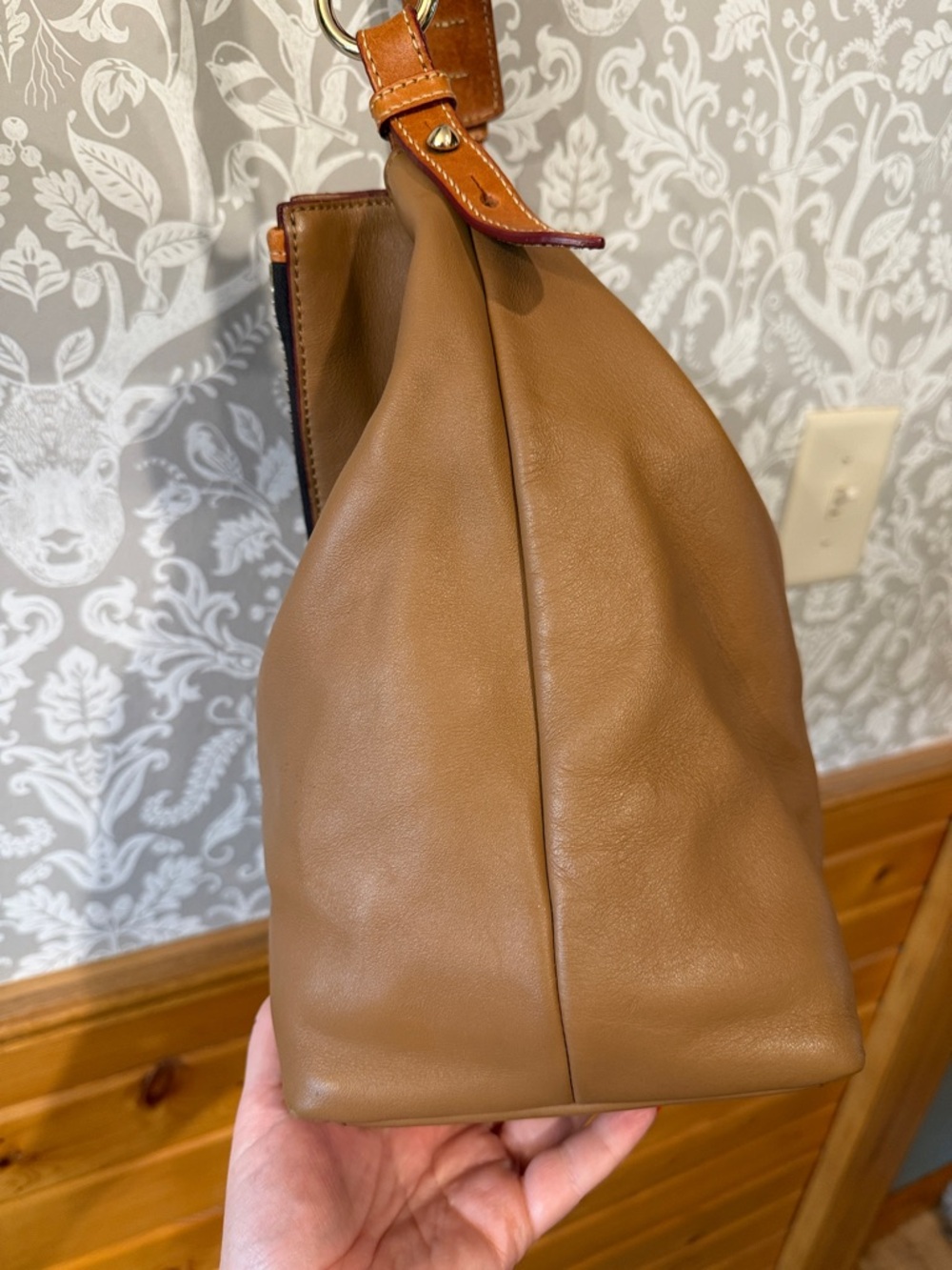 Dooney and Bourke McKenzie hobo Taupe Smooth Leather Vachetta Trim & Handles EUC - Picture 4 of 16